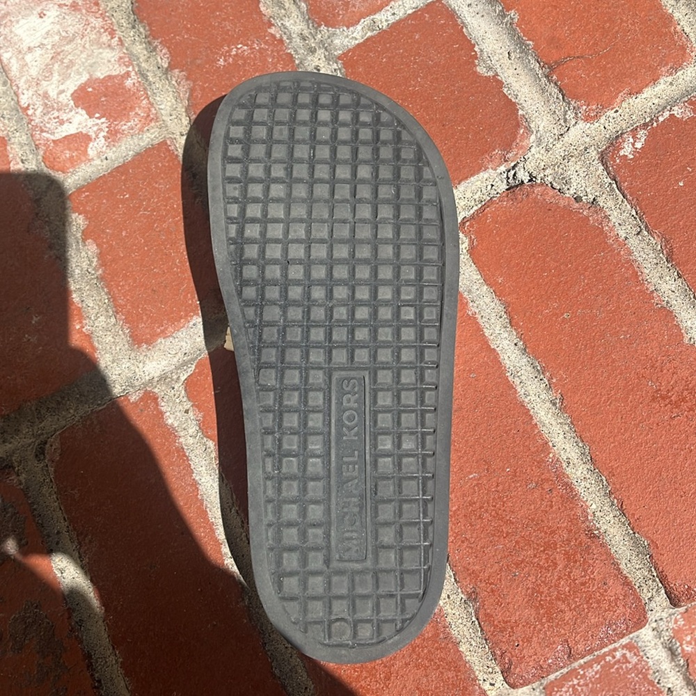 Michael Kors Slide - Picture 10 of 11